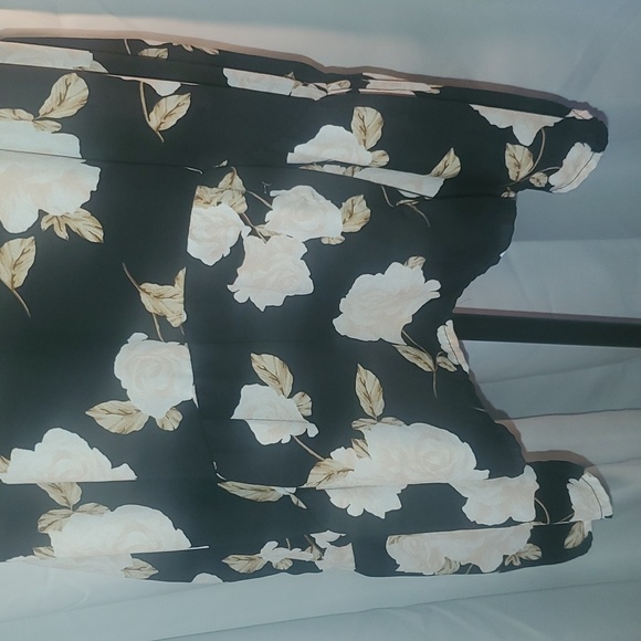 Torrid Floral Tank - Picture 2 of 5